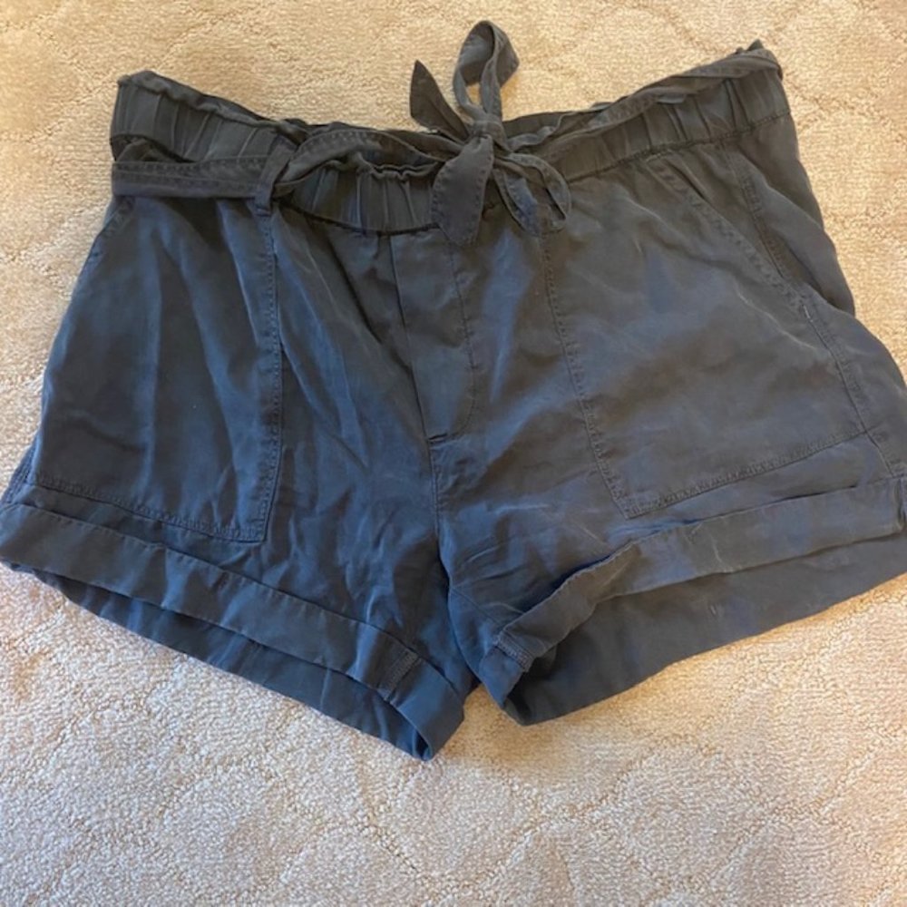 CHARCOAL LINEN SHORTS
